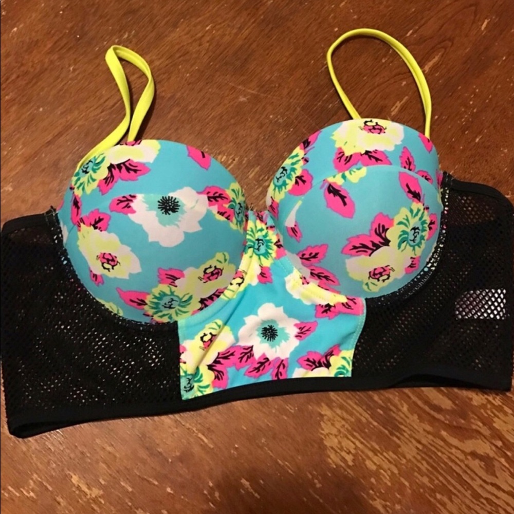 Unique bikini top
